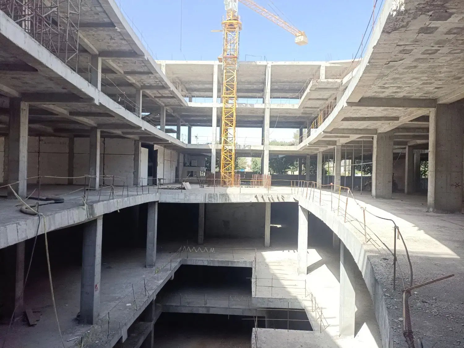 نیاز ب جوشکار   نیم ماهر|استخدام معماری، عمران و ساختمانی|شاهین‌شهر, نظامی|دیوار