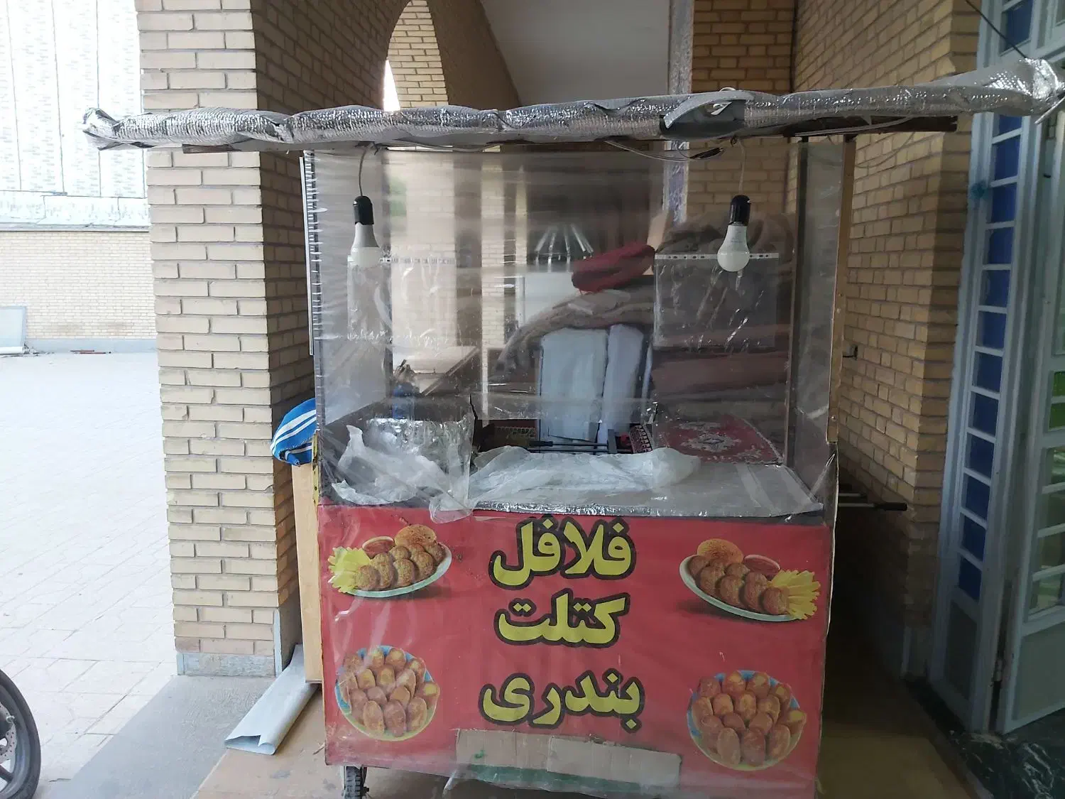 دکه فلافل|کافی‌شاپ و رستوران|شیراز, شاه قلی بیگی|دیوار