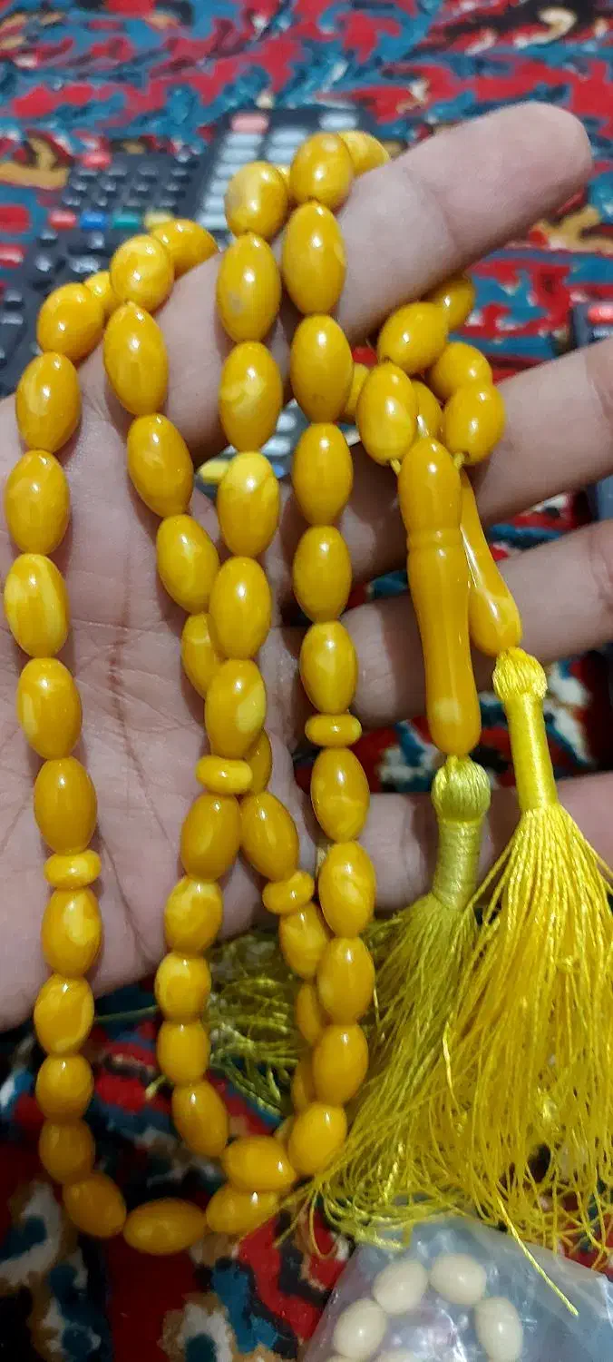دوتا تسبیح کهربا رنگ زرد عسلی بودار فروشی|کلکسیون و سرگرمی|رفسنجان, |دیوار