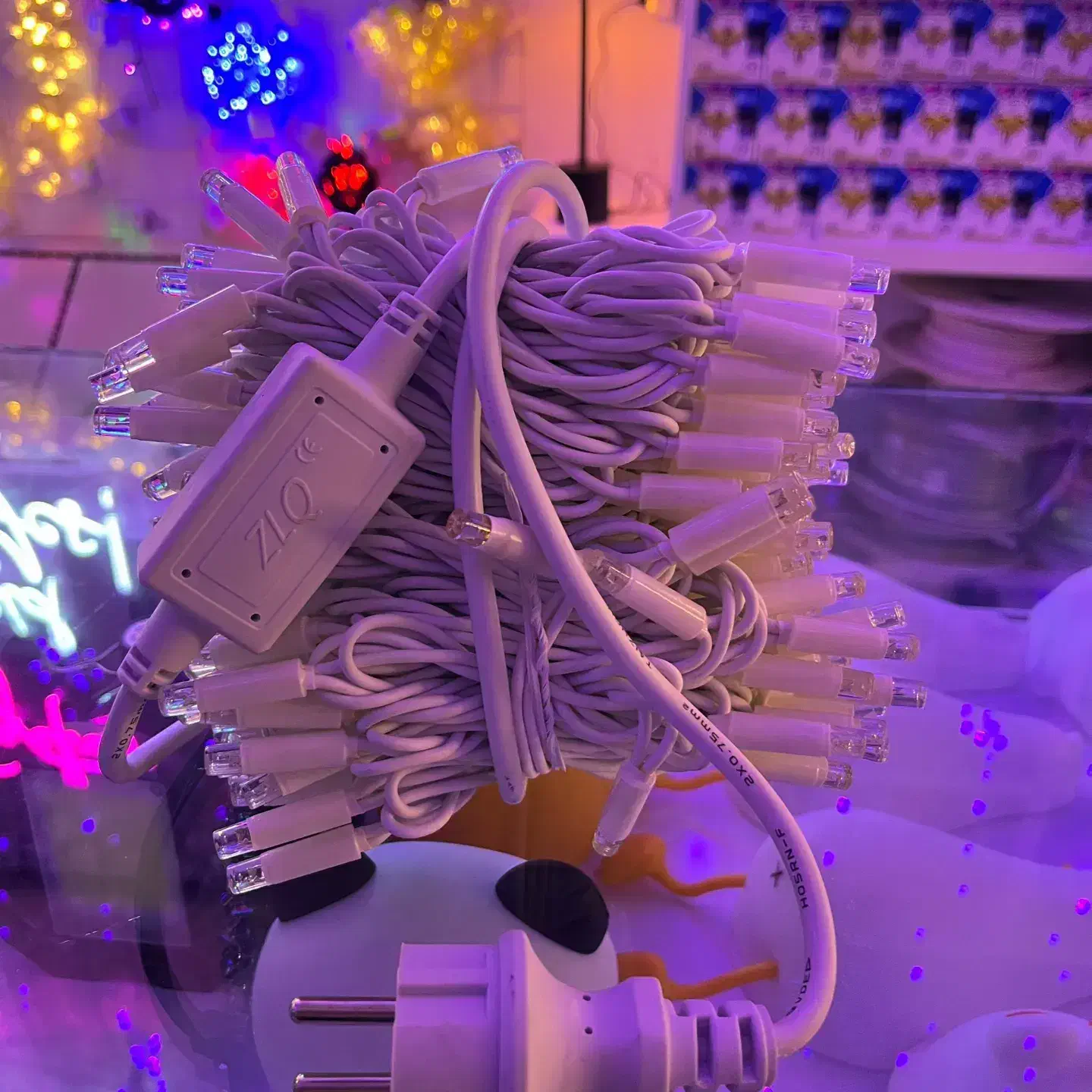 انواع ریسه های تزئینی در شهرریسه شیراز موجود است|ریسه و چراغ تزئینی|شیراز, گود عربان|دیوار