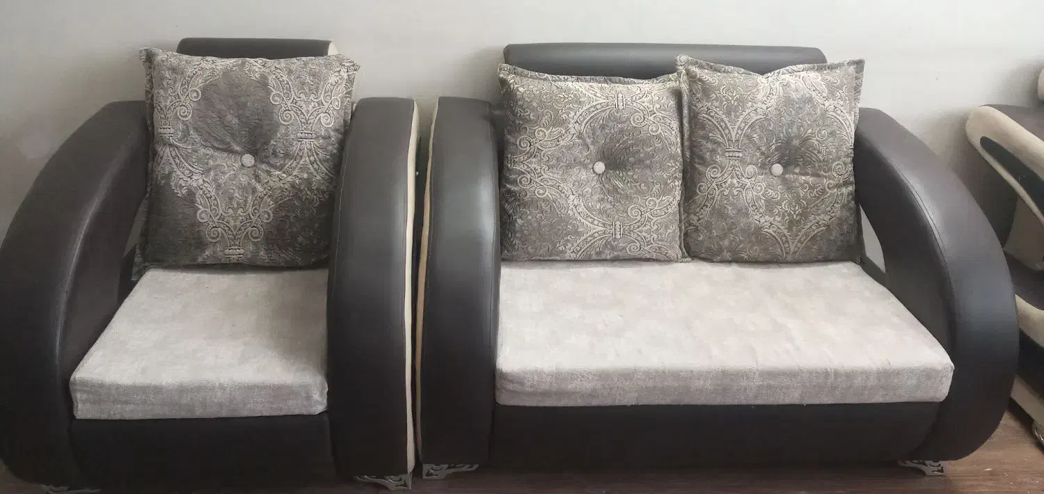 مبل ۷نفره چرم|مبلمان خانگی و میز عسلی|کرمان, |دیوار