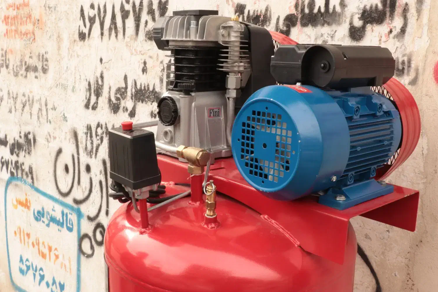 تعمیر کمپرسور ۲۵۰ ، ۳۵۰ ، ۵۰۰، ۱۰۰۰ لیتری|ابزارآلات|نسیم‌شهر, |دیوار