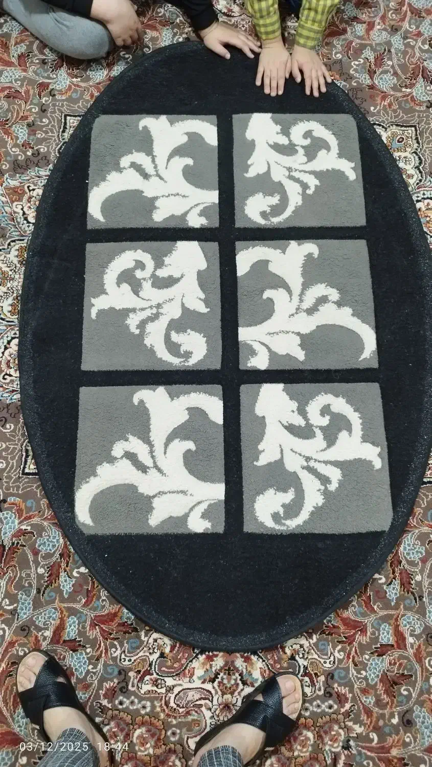 قالیچه بیضی شکل|فرش|مشهد, بهمن|دیوار