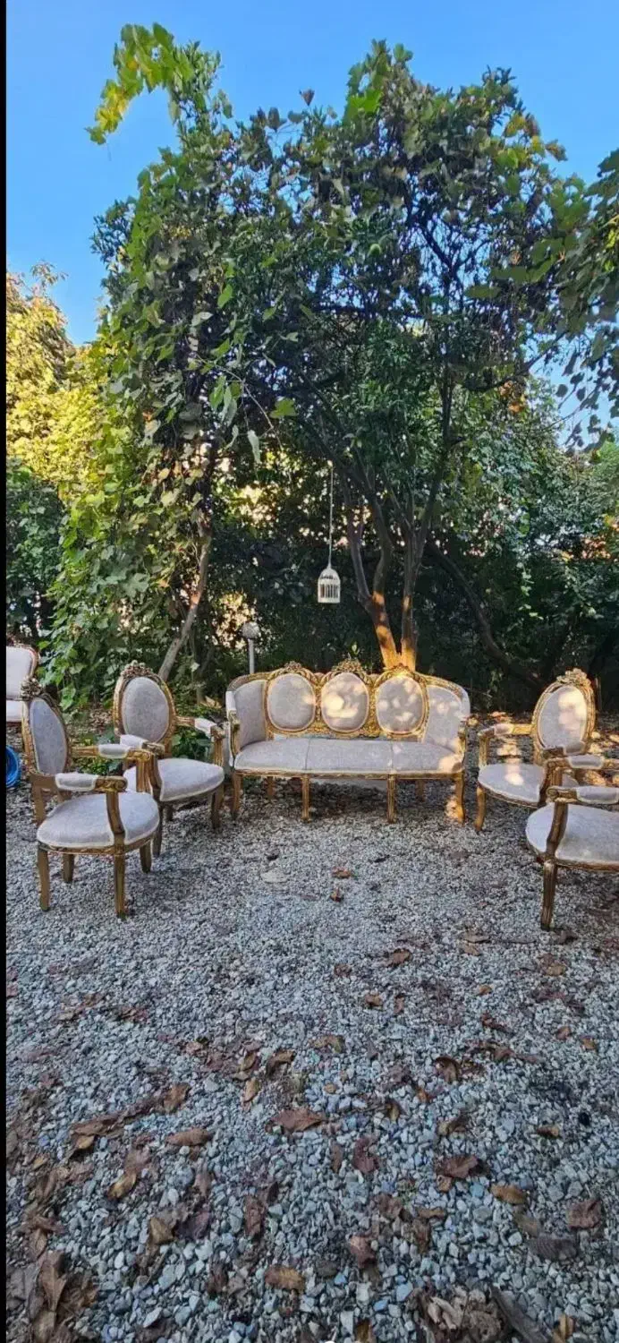 مبل نیو ایتالیایی به دلیل تغییر صنف نصف قیمت|مبلمان خانگی و میز عسلی|لنگرود, |دیوار