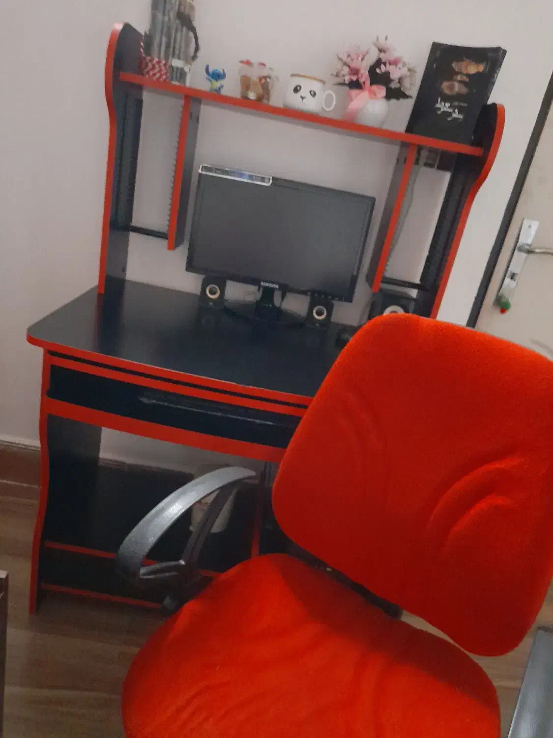 میزتحریروکامپیوتروصندلی|میز تحریر و کامپیوتر|مهدی شهر, |دیوار