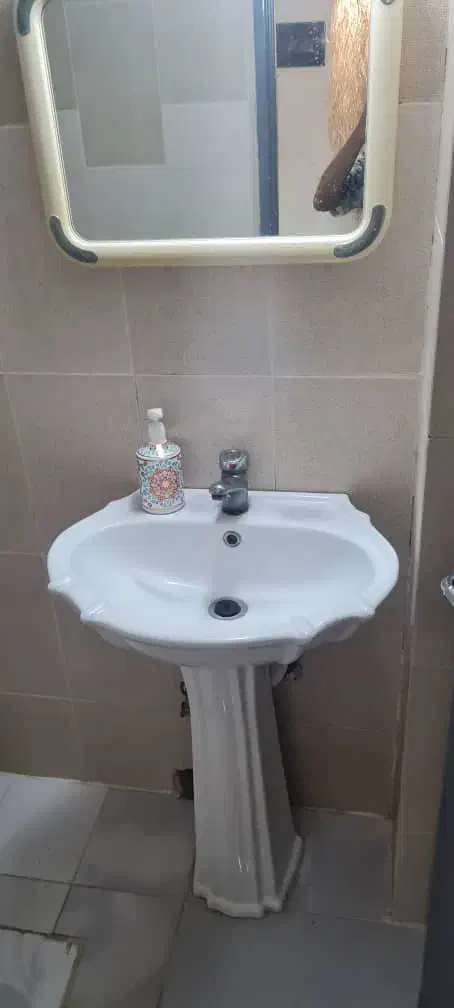 روشویی و سینک آشپزخانه بهمراه شیر و آینه|لوازم سرویس بهداشتی|بندر انزلی, چهارفریضه|دیوار