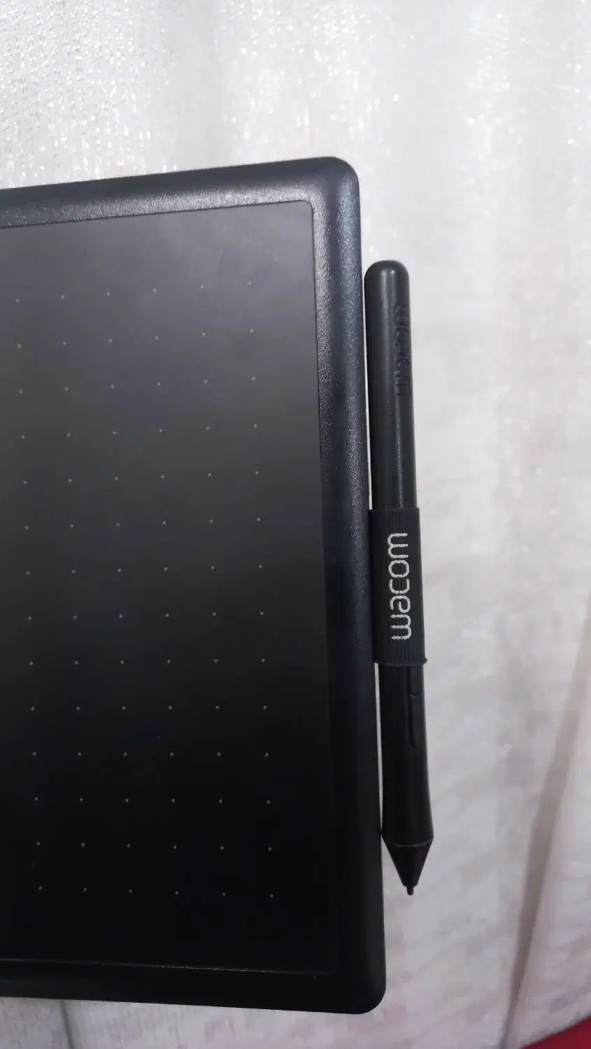 قلم نوری وکامOnebyWacomMتمیز و کمکارکرد(بدون کابل|تبلت|تهران, دهقان|دیوار