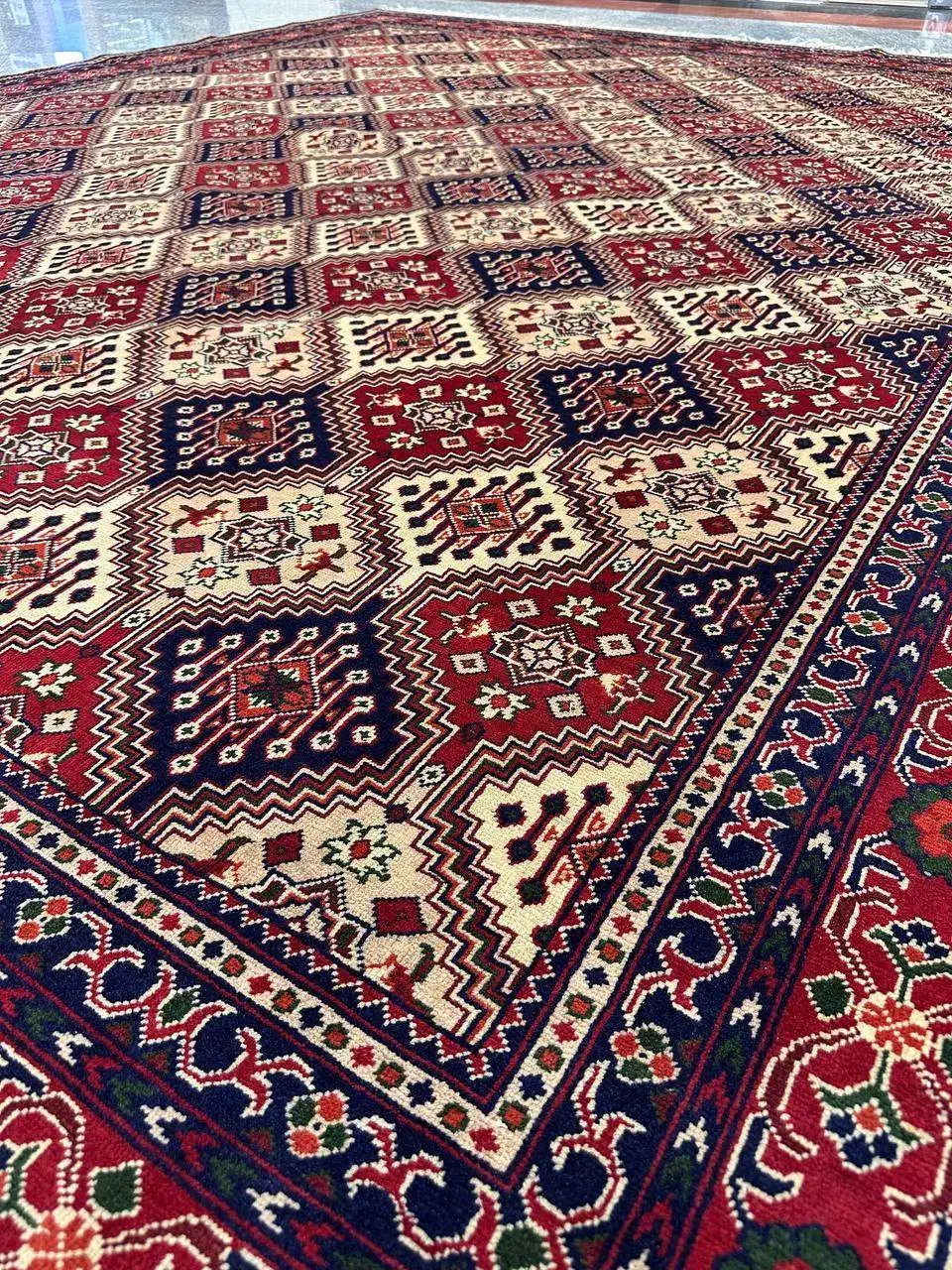 فرش دستبافت تمام‌کرک ۱۲متری کرم/اقساط|فرش|شیراز, قدوسی غربی|دیوار