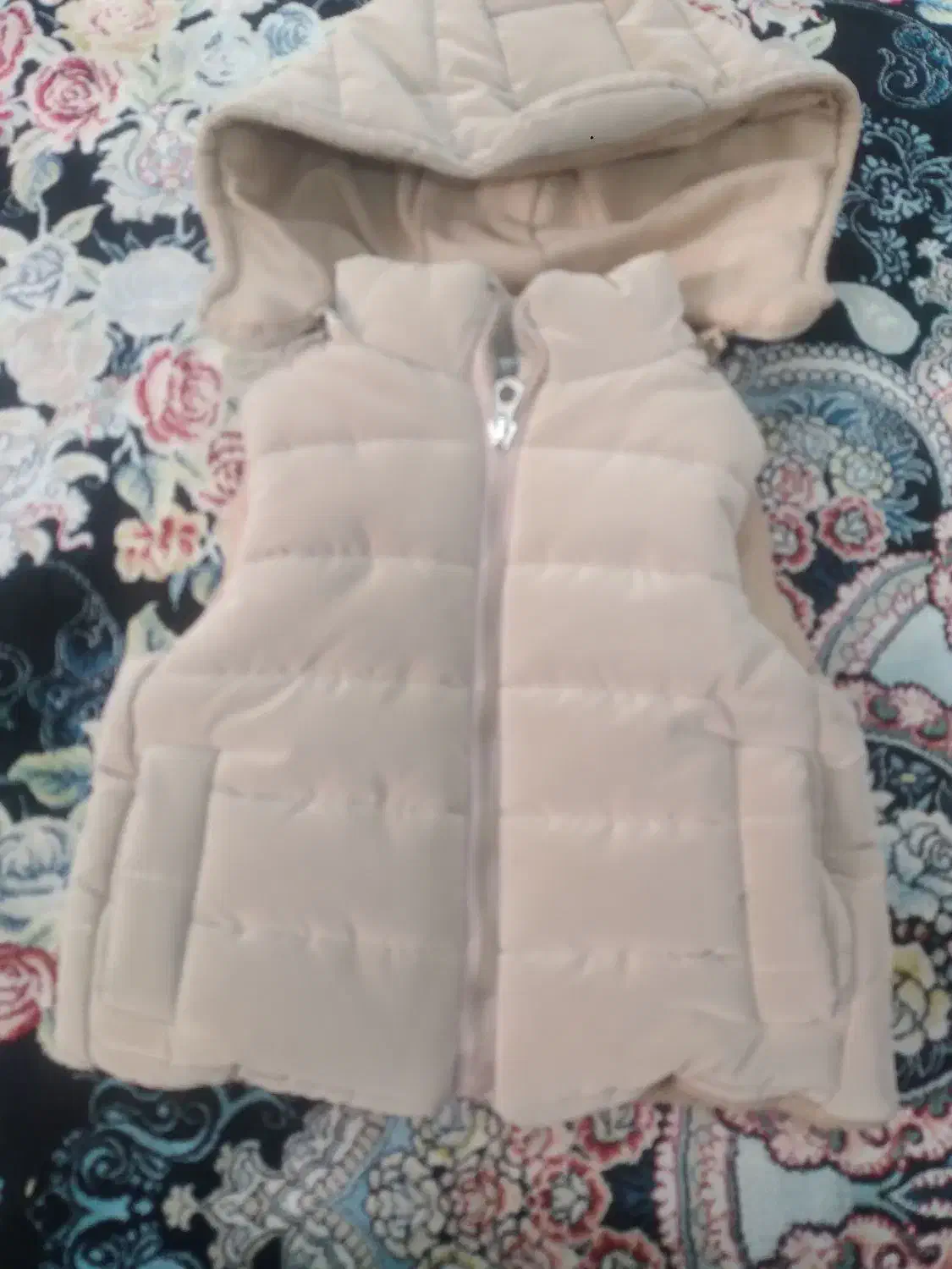 پافر رنگ کرمی جنس نرم در حد نو|لباس|پاکدشت, پاکدشت (مامازند)|دیوار