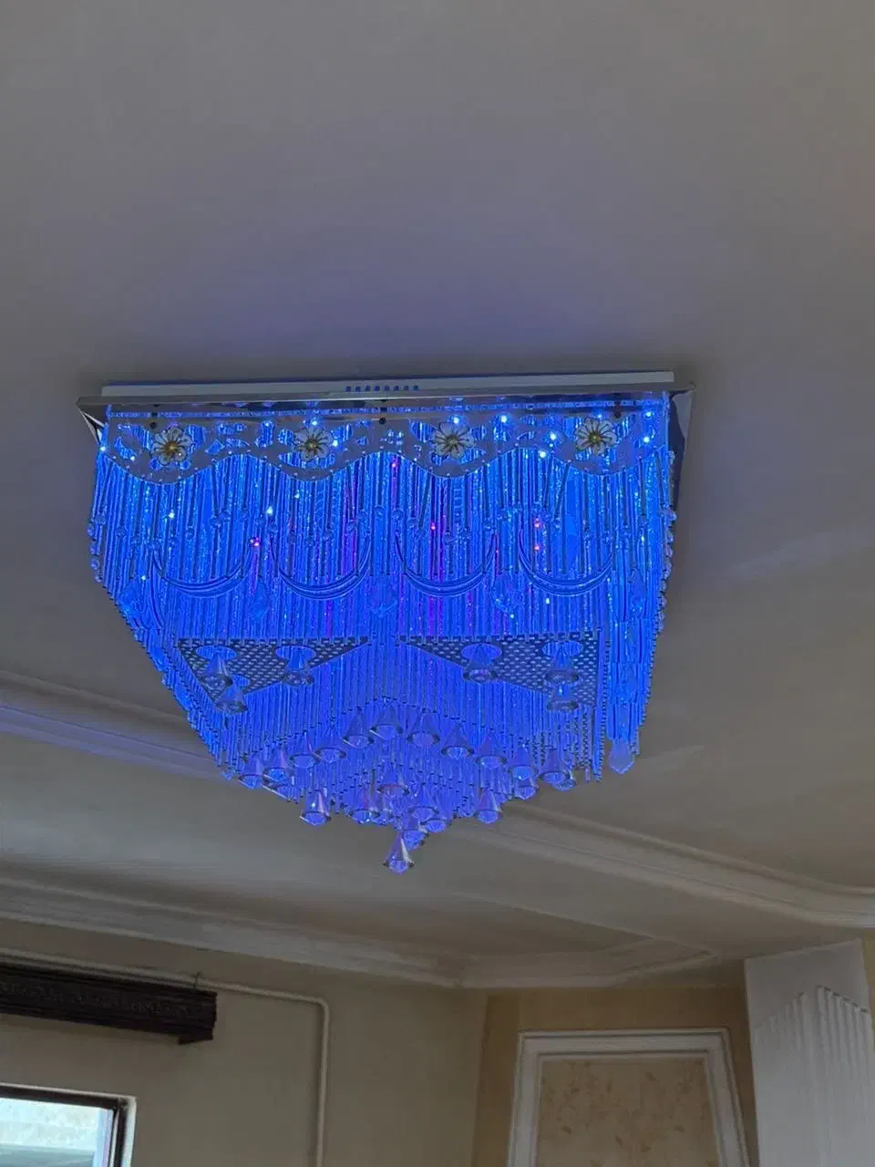 لوستر کریستالی کنترل دار پذیرایی|لوستر و چراغ آویز|رشت, فلسطین|دیوار