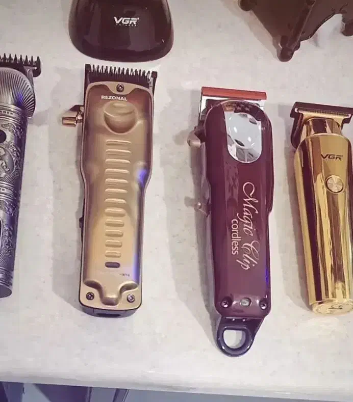 تمام لوازم آرایشگاه کامل کامل به فروش میرسد|آرایشگاه و سالن‌های زیبایی|بجنورد, |دیوار