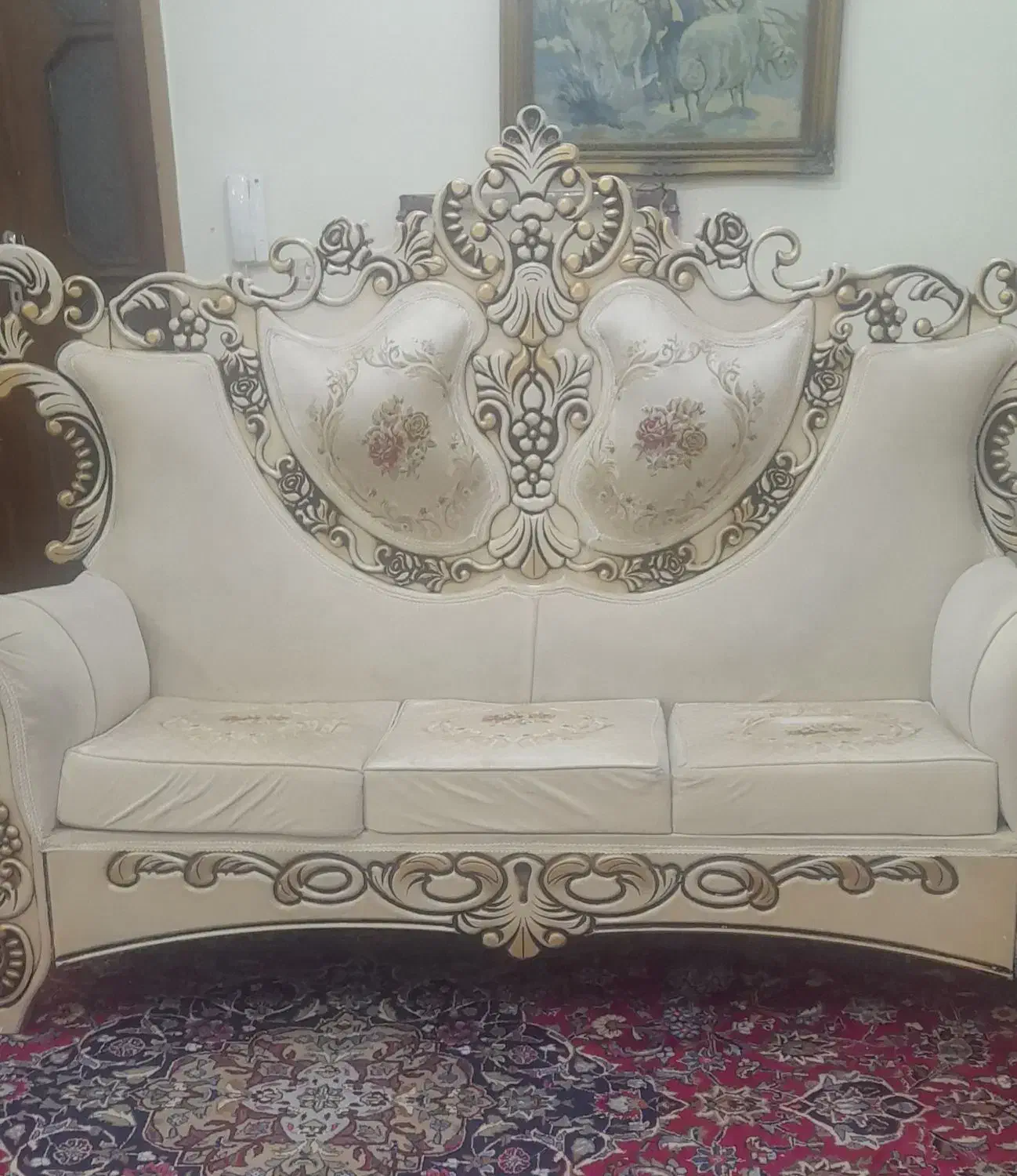 مبل هفت نفره سلطنتی تاج دار|مبلمان خانگی و میز عسلی|تربتحیدریه, کاشانی|دیوار