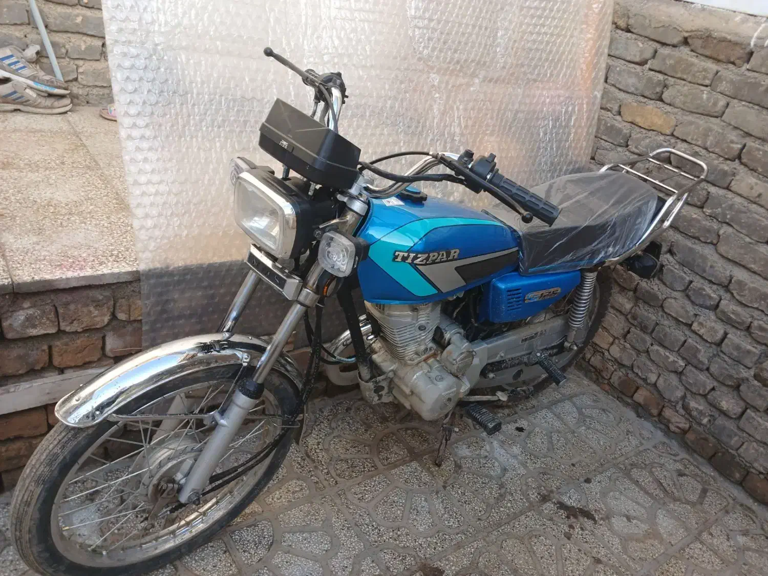 ...|موتورسیکلت|تربت‌حیدریه, ده پائین|دیوار