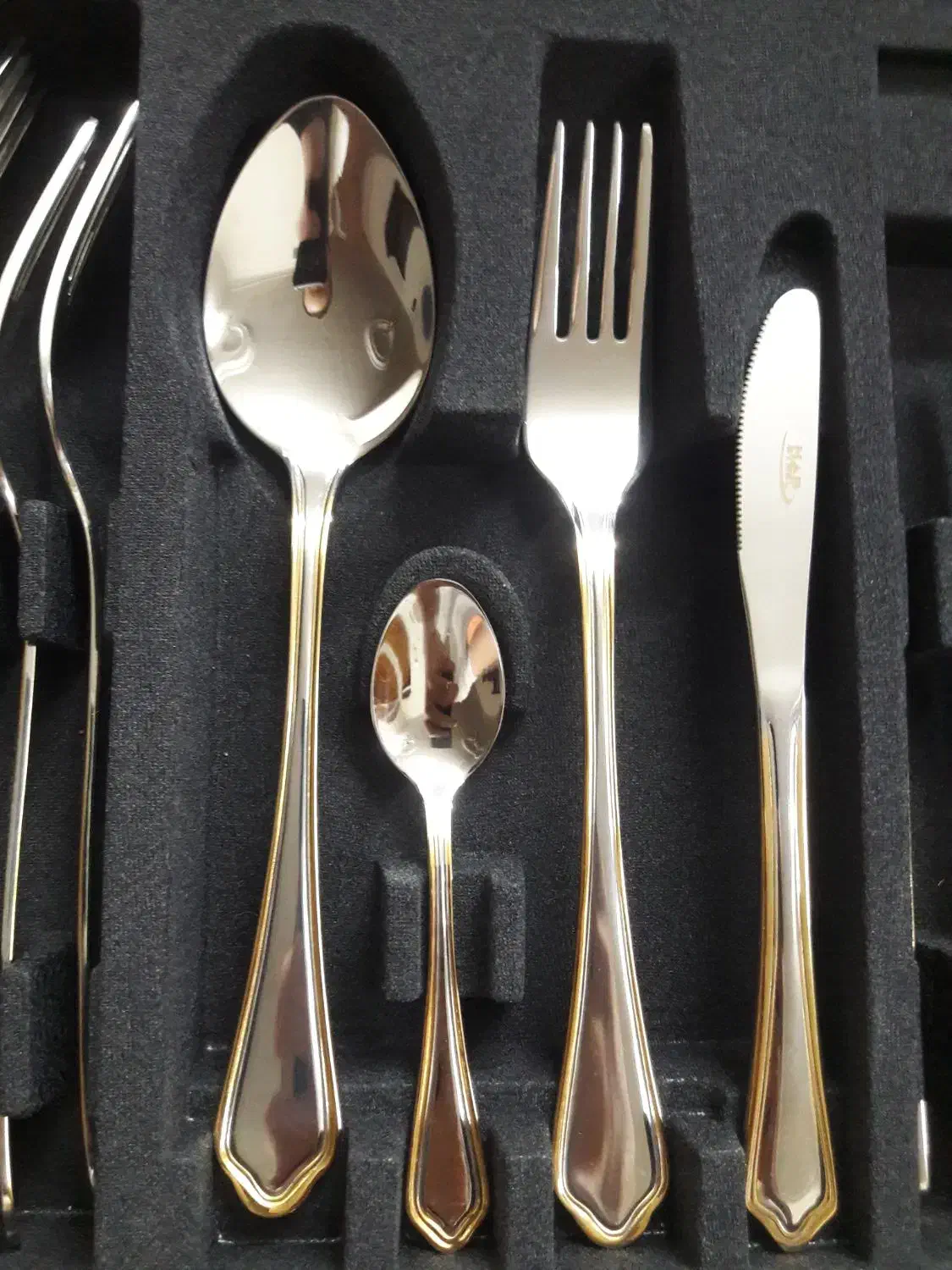 سرویس قاشق چنگال ۶ نفره ونیز دور طلایی ناب استیل|ظروف سرو و پذیرایی|قم, شهرک قدس|دیوار