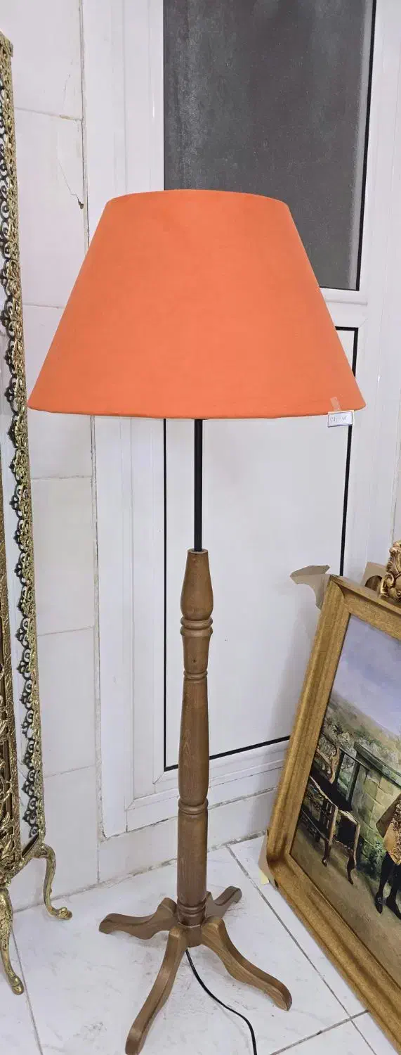 دوتا آباژور ایستاده و 3 تا کلاهک|چراغ خواب و آباژور|خوی, |دیوار