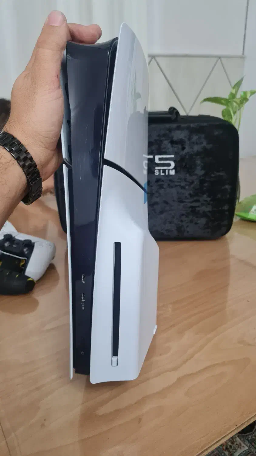 ps5 slim دیسک خور همراه با متعلقات و فول بازی|کنسول، بازی ویدئویی و آنلاین|ساوه, |دیوار
