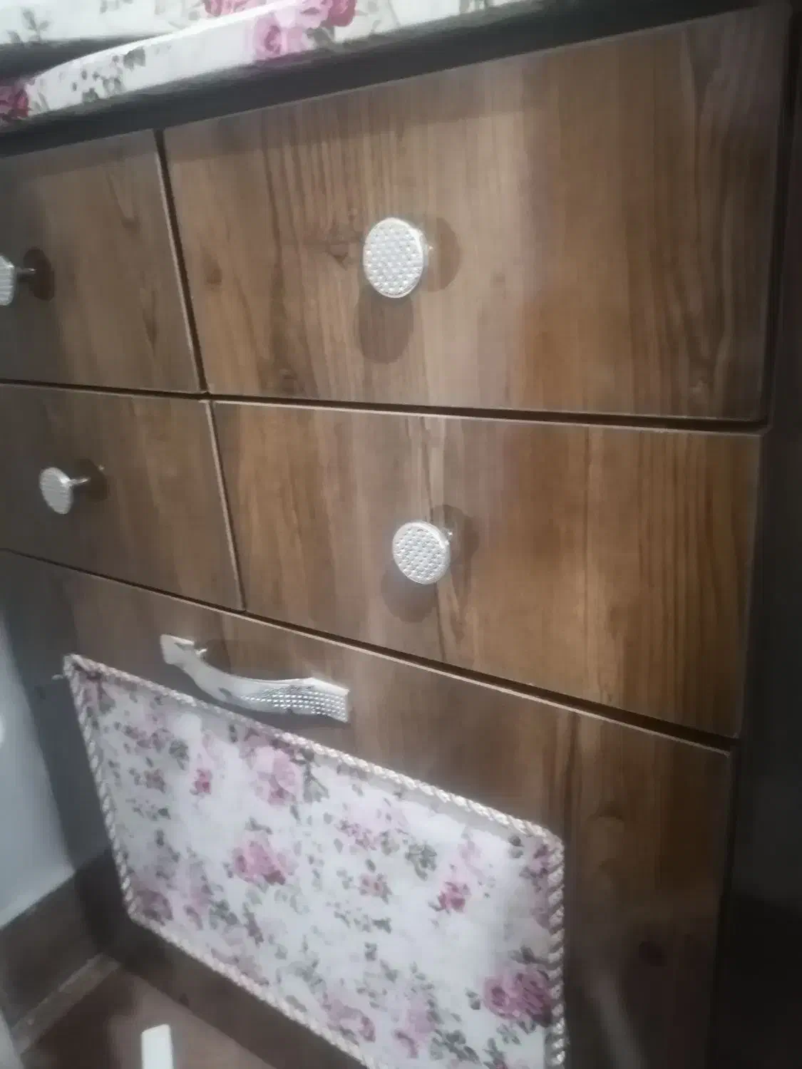 میز اتو|لوازم خیاطی و بافتنی|شهرکرد, |دیوار