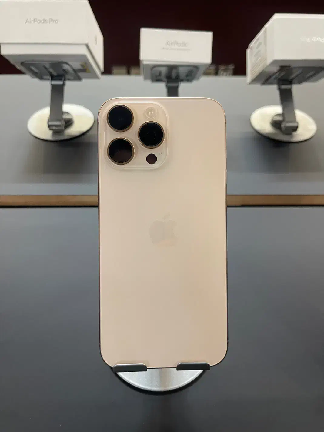 16 pro max zaa باتری ۱۰۰ با گارانتی شرکتی|موبایل|یزد, |دیوار