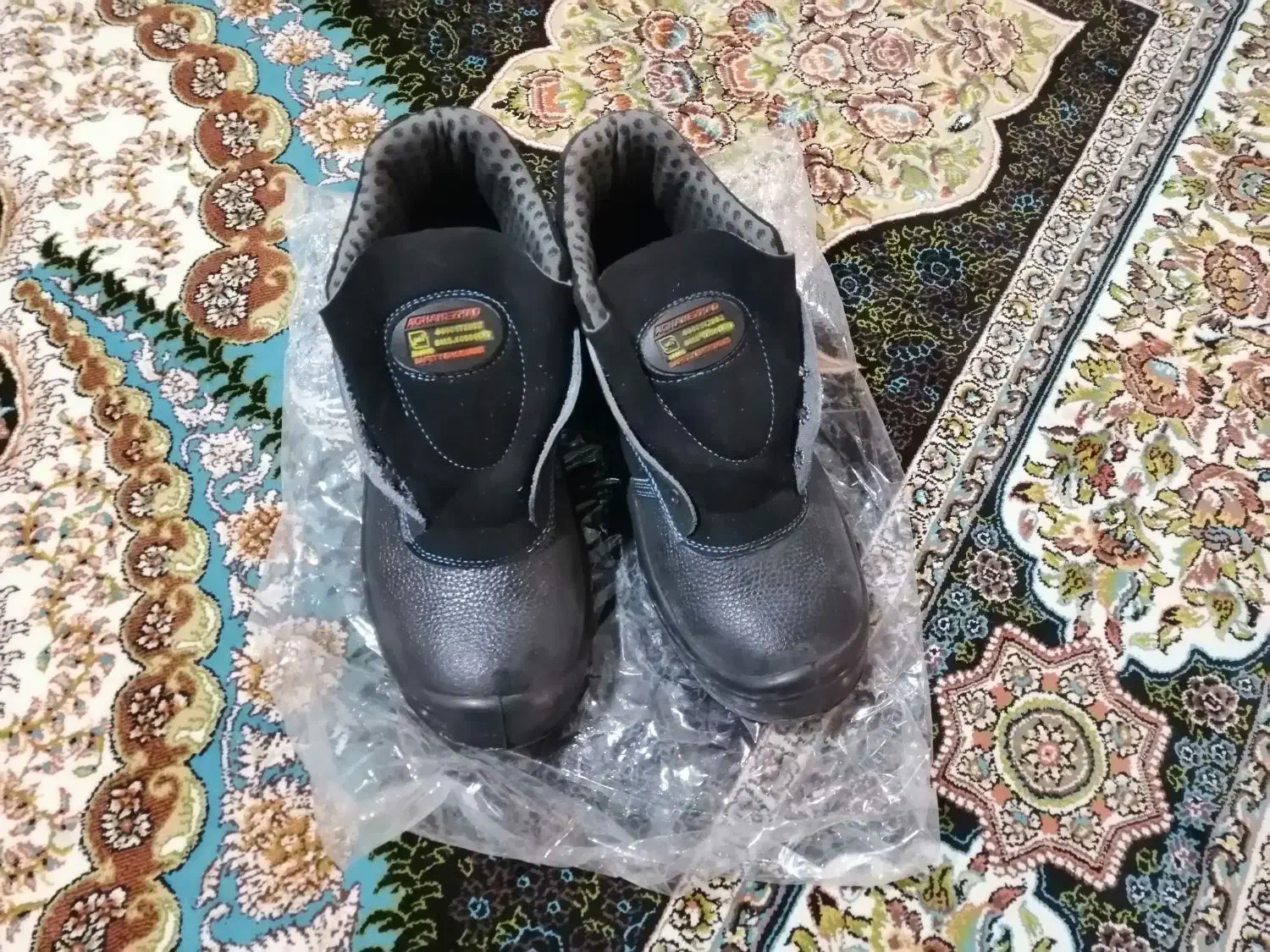 کفش ایمنی|کیف، کفش، کمربند|اندیمشک, |دیوار