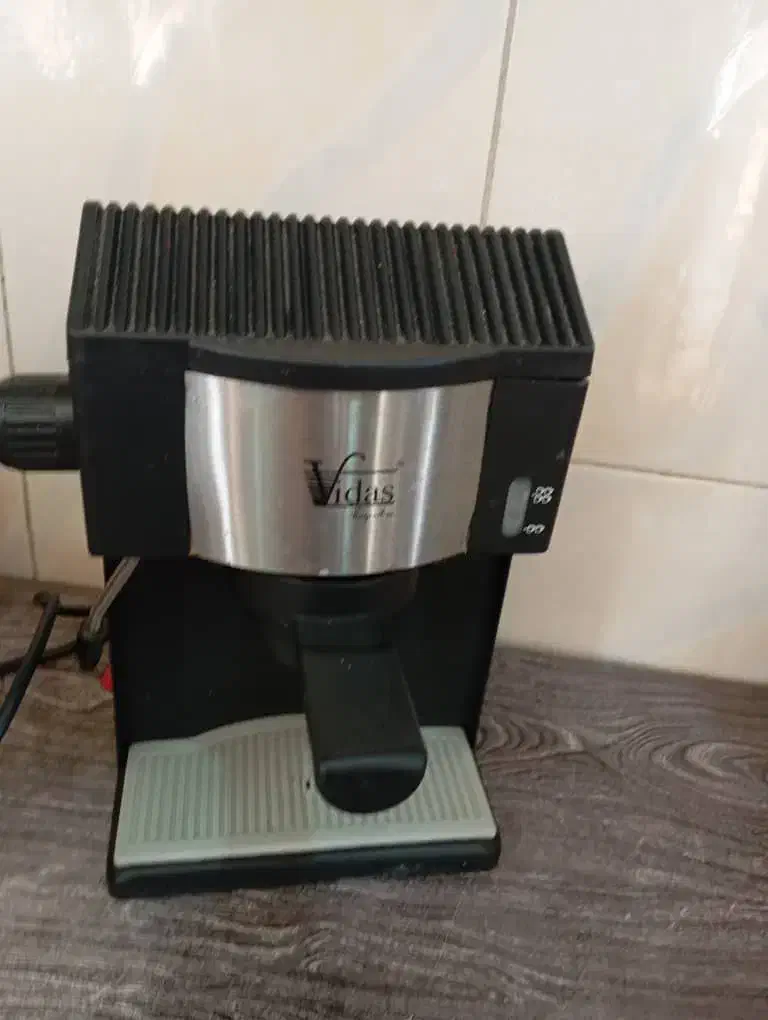 قهوه ساز مشکی نقری|سماور، چایساز، قهوهساز|صفادشت, |دیوار