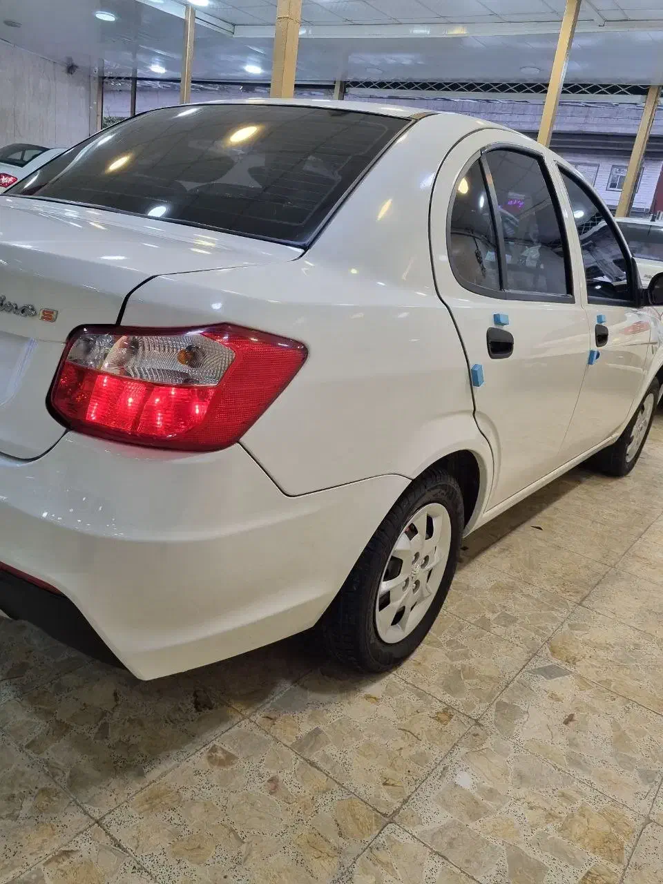 سایناS1402|خودرو سواری و وانت|رشت, استقامت ۱|دیوار