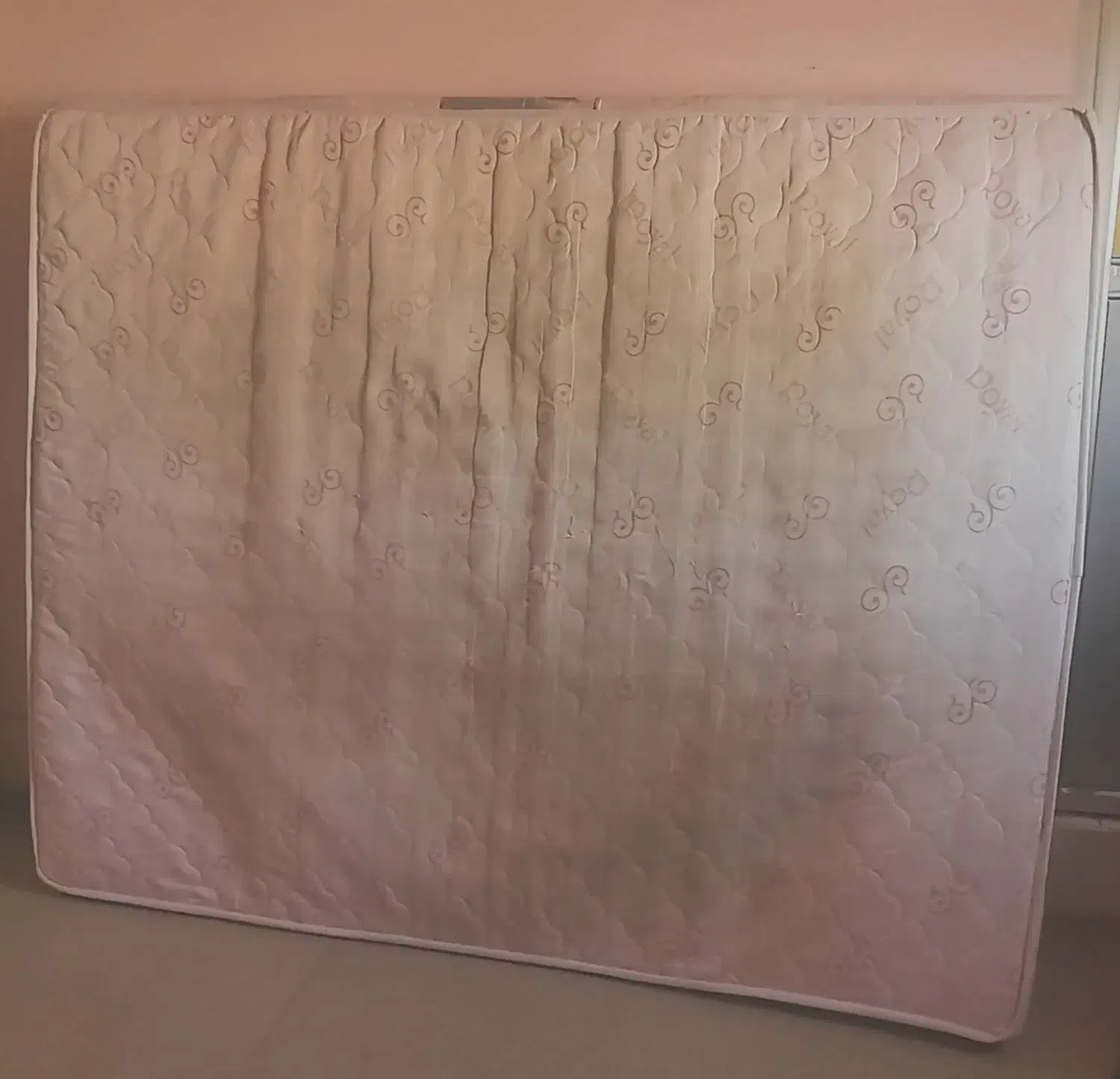 تشک رویال|تشک تختخواب|قم, نیروگاه|دیوار