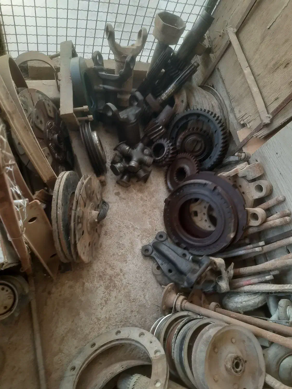 فروش لوازم ماشین سنگین و زنجیر چرخ ماک|قطعات یدکی و لوازم جانبی|ملایر, |دیوار