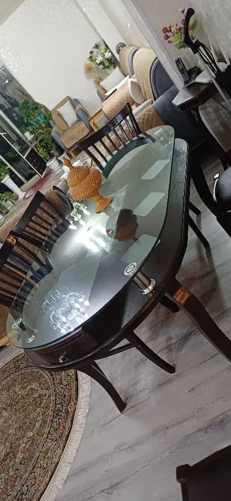 میز ناهار خوری در حد نو شش نفره|میز و صندلی غذاخوری|صدرا-فارس, فاز ۱|دیوار