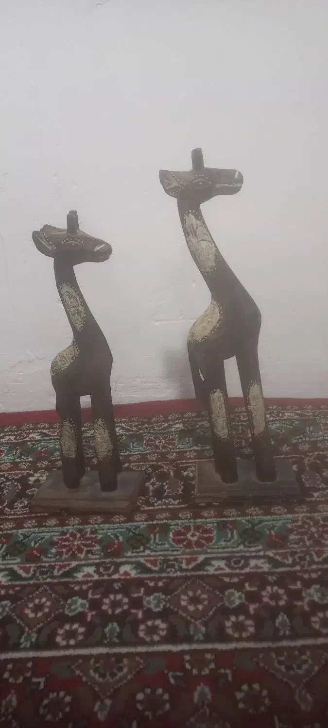 زرافه چوبی تراش دست|مجسمه، تندیس، ماکت|کرمانشاه, |دیوار