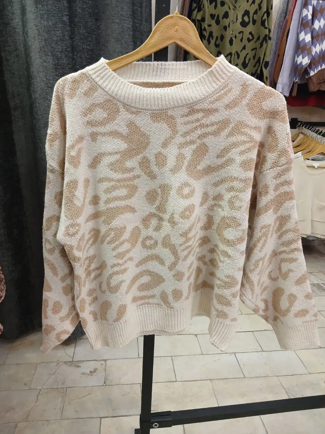 پلیور|لباس|ری, دیلمان|دیوار