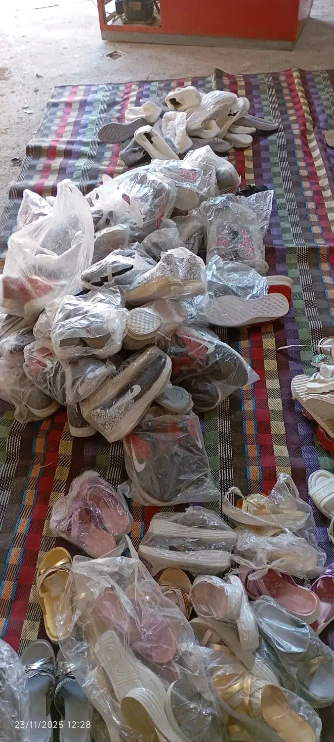 تعدادی کفش اسپورت وصندل زنانه|کیف، کفش، کمربند|بانه, |دیوار