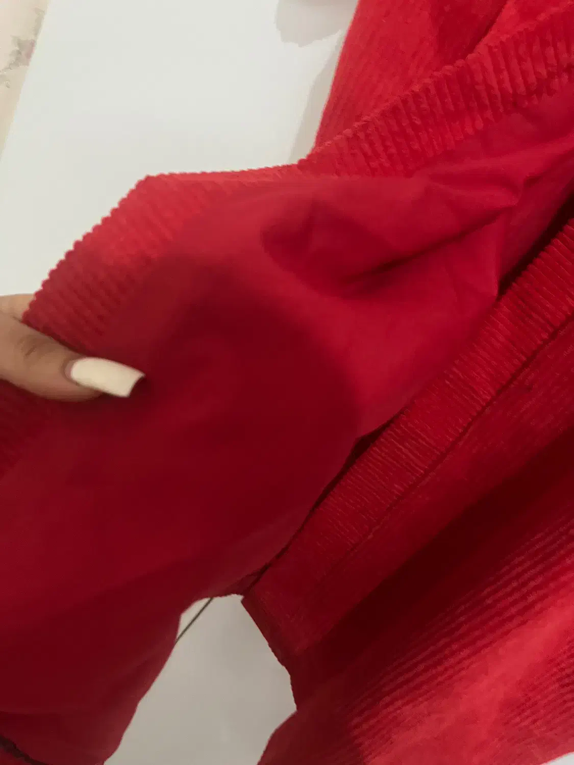 پالتو بلند|لباس|شاهین‌شهر, حافظ جنوبی|دیوار