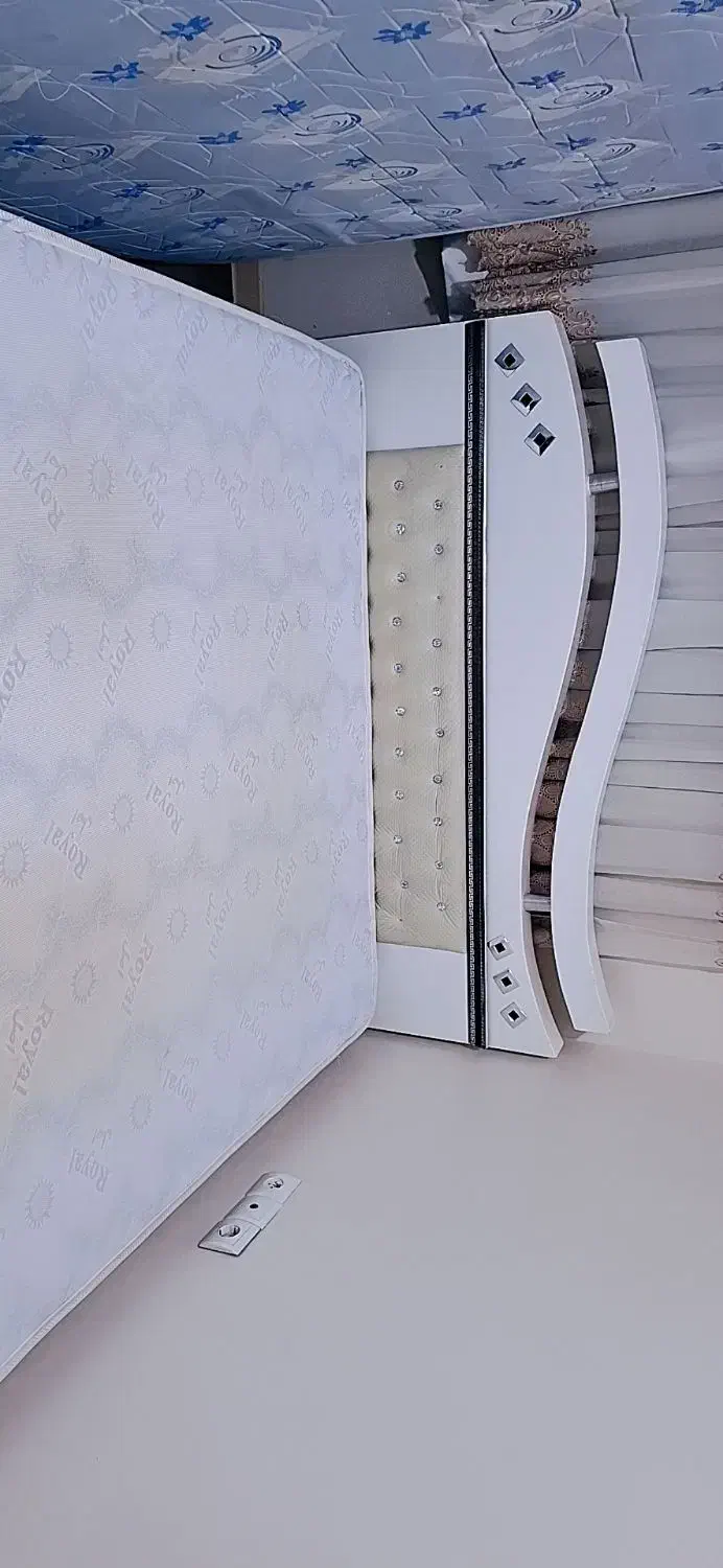 تختخواب دونفره بسیار تمیز و نو|تخت و سرویس خواب|پاکدشت, پاکدشت (مامازند)|دیوار