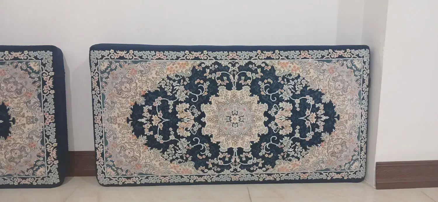 یک جفت پشتی  نو|پشتی|خاوران, |دیوار