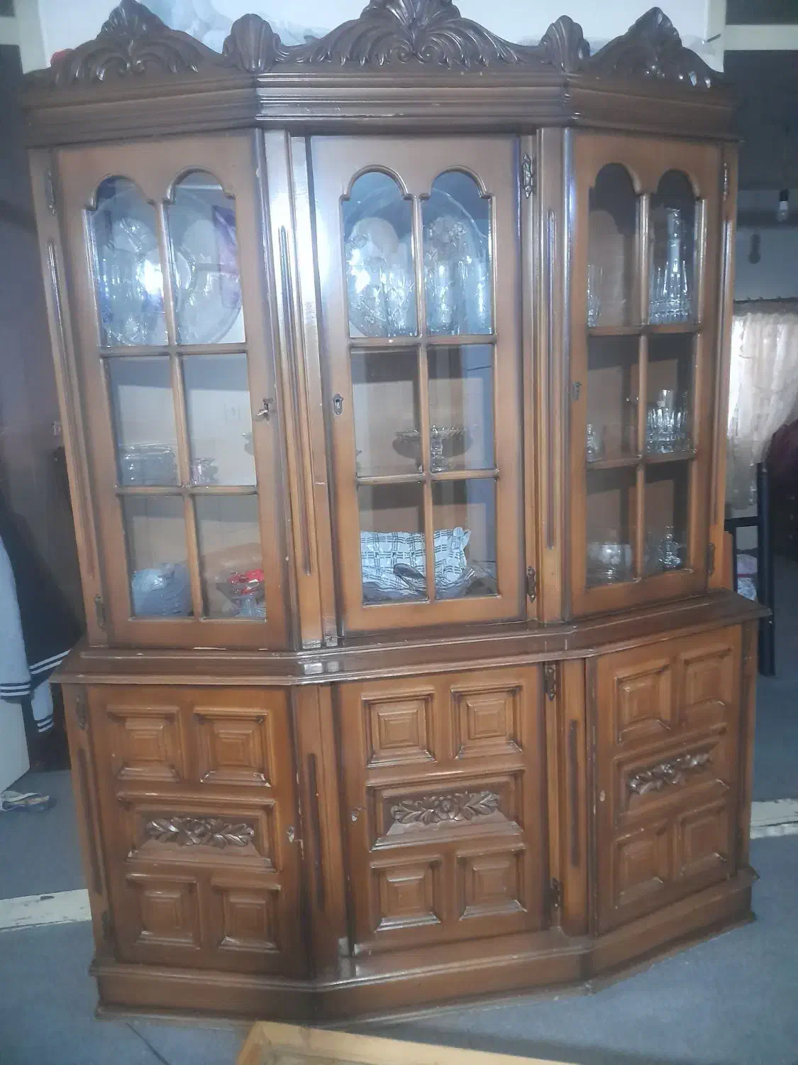 بوفه چوب گردو|بوفه، ویترین، کنسول|شهریار, شهریار|دیوار