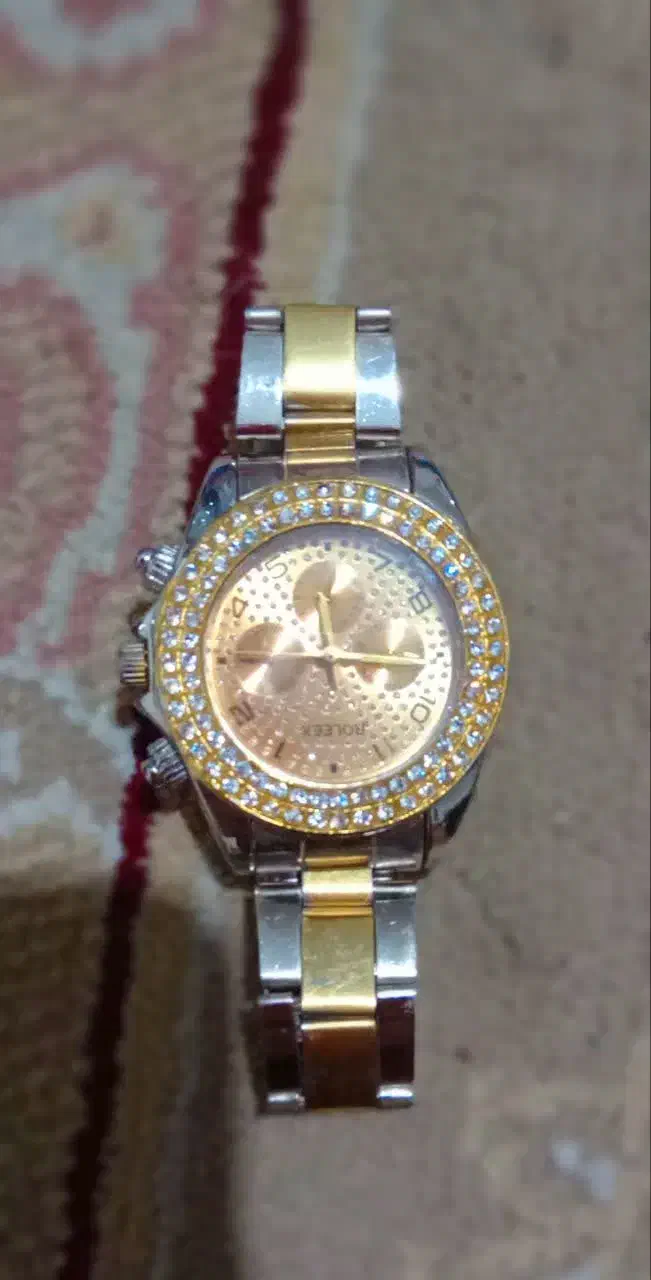 دوعدد ساعت|لوازم جانبی موبایل و تبلت|پرند, فاز ۶|دیوار