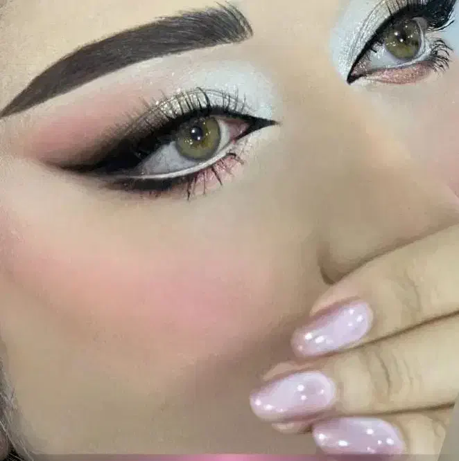 خدمات وی ای پی میکاپ|خدمات آرایشگری و زیبایی|زاهدان, |دیوار