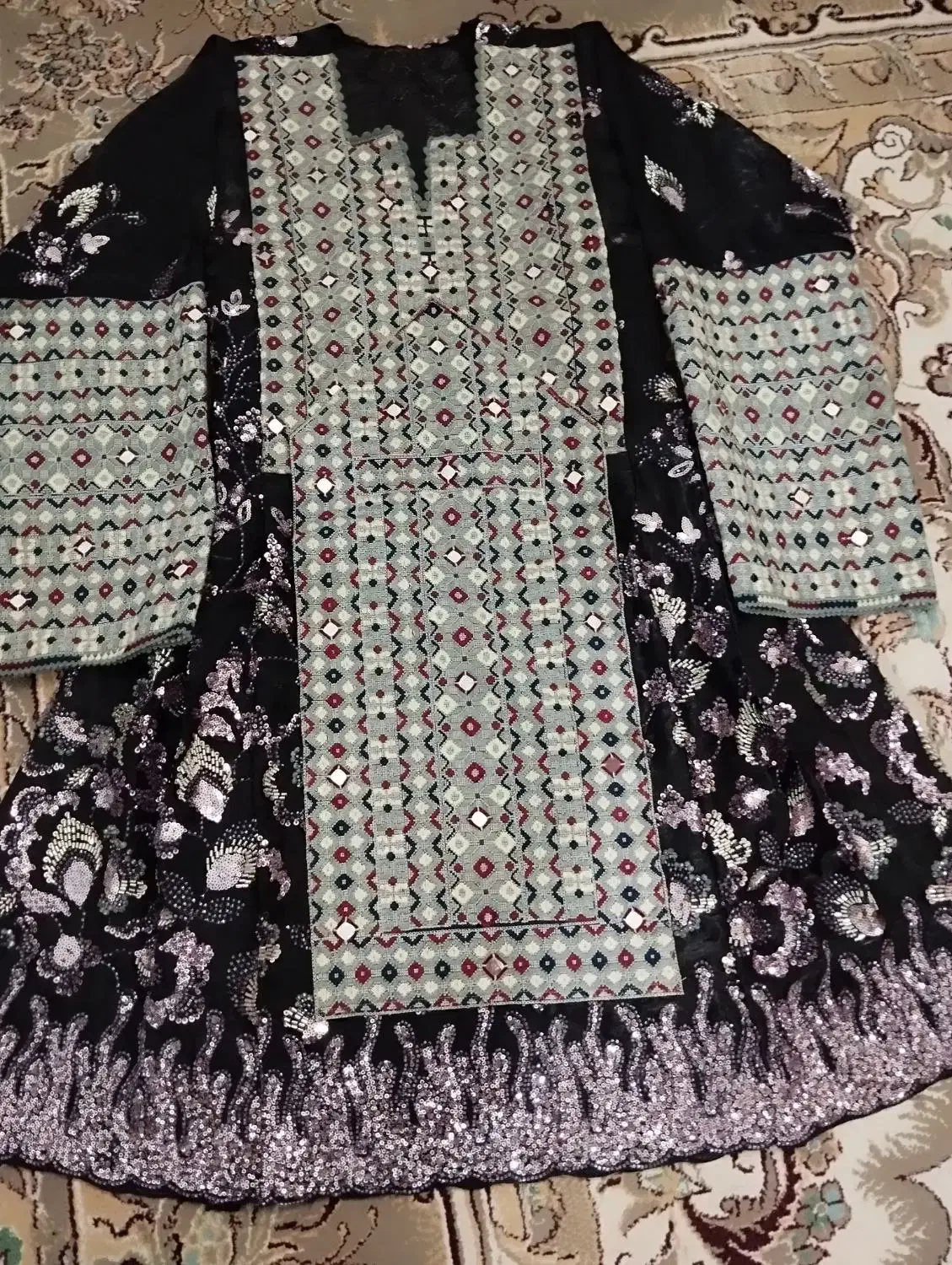 خیاط لباس بلوچی زنانه|لباس|زابل, |دیوار