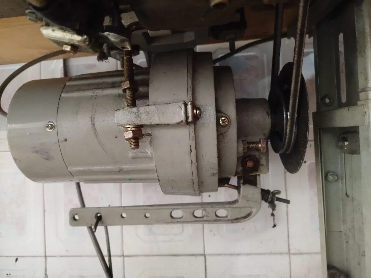 دینام چرخ خیاطی ژانومه|چرخ خیاطی و ریسندگی|مشکیندشت, |دیوار