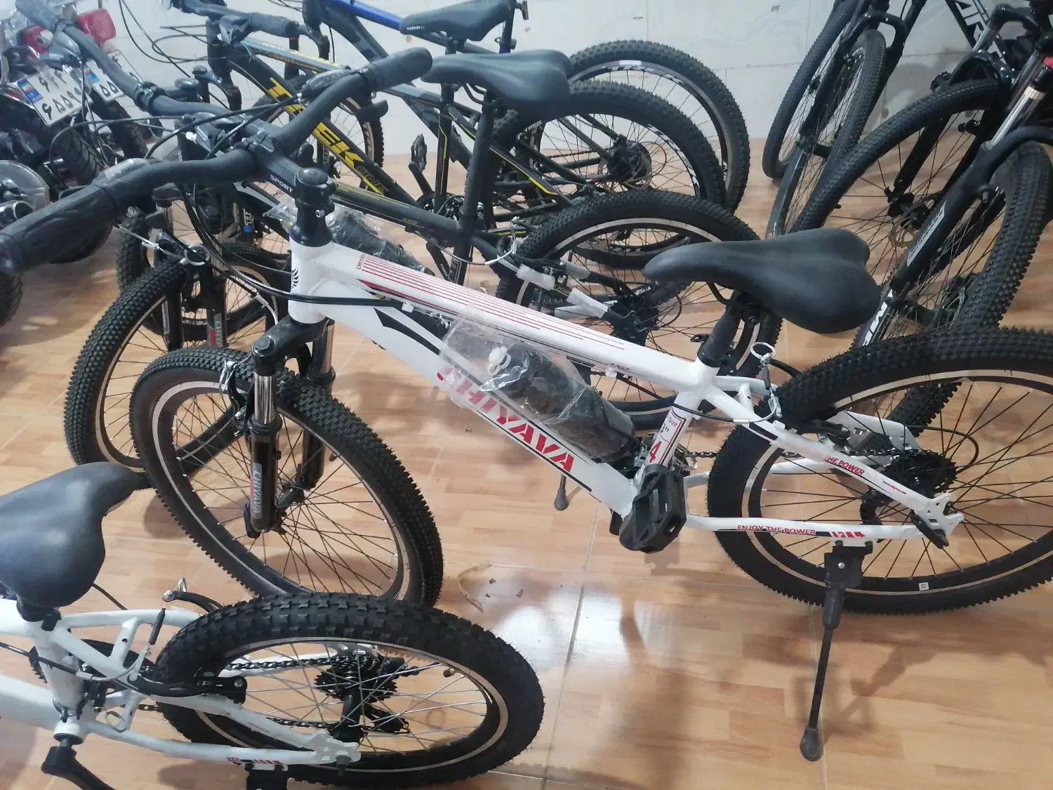 چرخ سایز 24 آرتیکس سیم داخل تنه قمقه دار|دوچرخه، اسکیت، اسکوتر|یزد, |دیوار