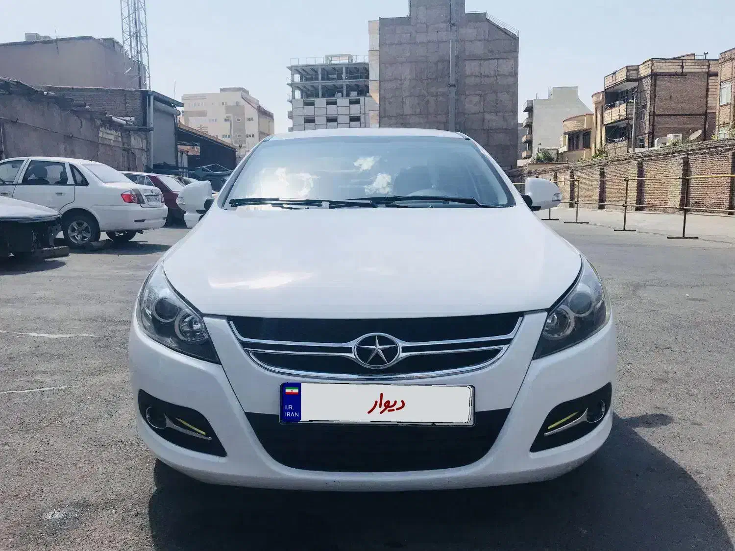 جک جی ۵ اتومات ۱۸۰۰|خودرو سواری و وانت|تبریز, |دیوار