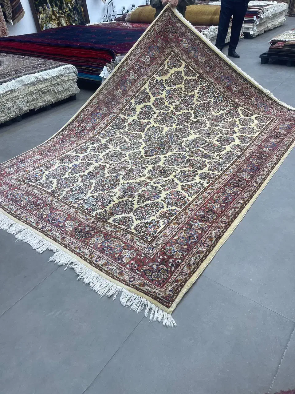 فرش دستباف (بساک)۶ متری تک اراک نقشه دسته گلی|فرش|مشکین‌دشت, |دیوار