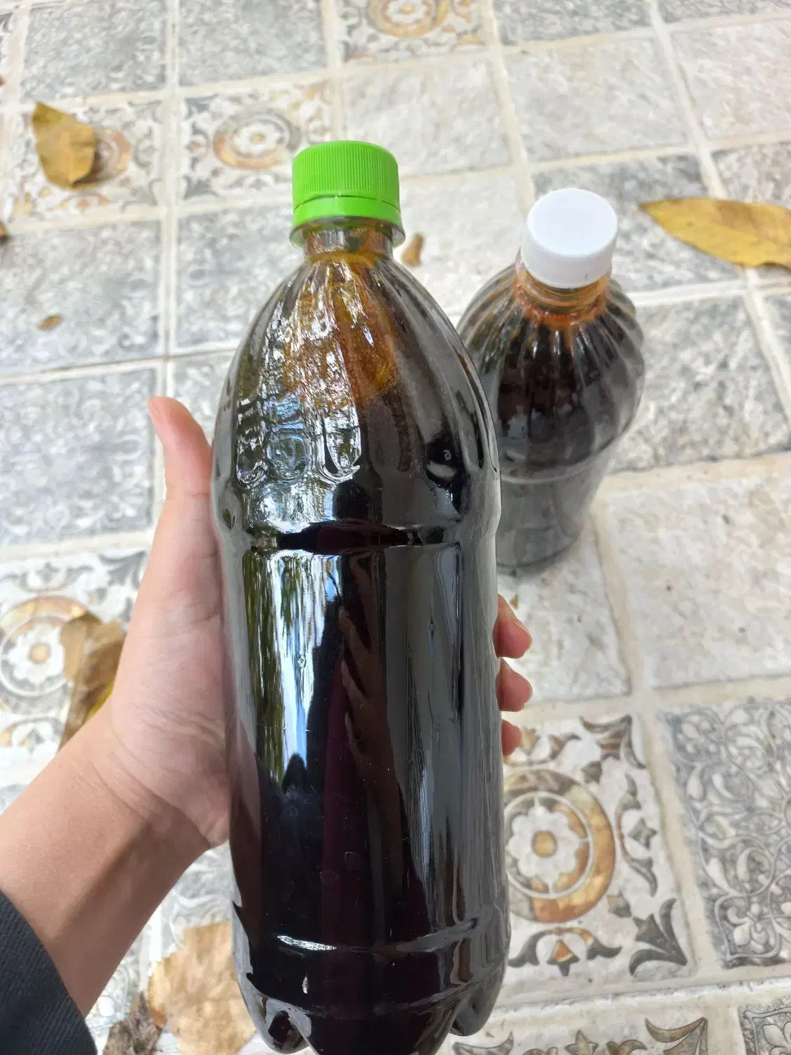 رب انار|خوردنی و آشامیدنی|ری, بیبی شهر بانو|دیوار