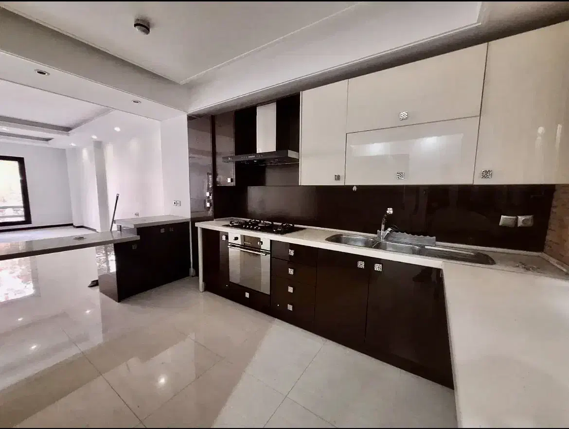 تاپ لوکیشن پاسداران۱۷۵متر/۳خواب(مستر)/ورودی لابی