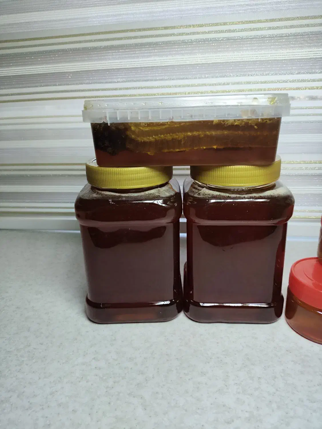 عسل طبیعی|خوردنی و آشامیدنی|هشتگرد, هشتگرد قدیم|دیوار