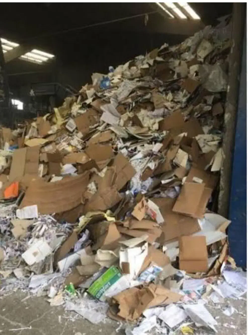 فروش و خریدار ضایعات کاغذ و کارتن و آهن فلزات رنگی|عمدهفروشی|تهران, منیریه|دیوار