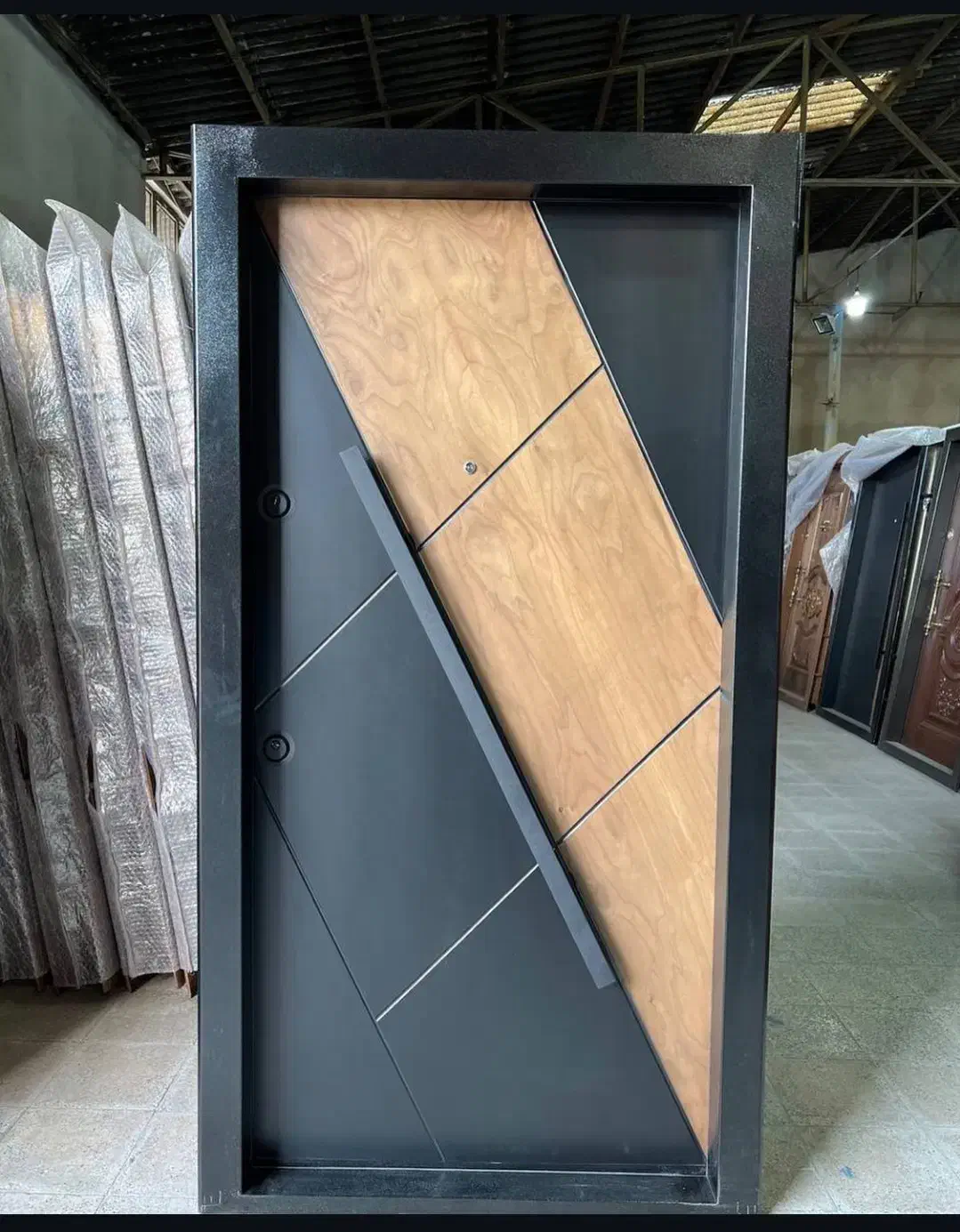 درب ضدسرقت لاین افقی نرده شیشه ای، استیل کد D004|مصالح و تجهیزات ساختمان|محمودآباد, |دیوار