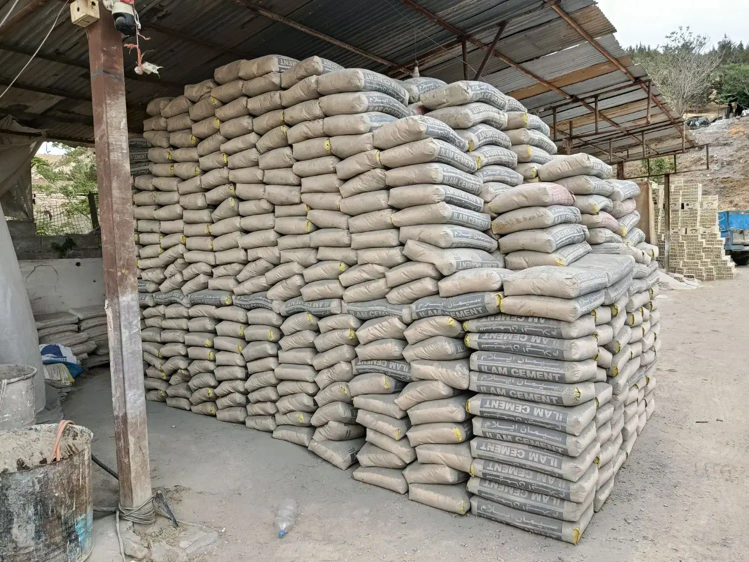 سیمان گچ اجر پوکه شن ماسه سیمان سفید سفال بلوک|مصالح و تجهیزات ساختمان|لواسان, |دیوار