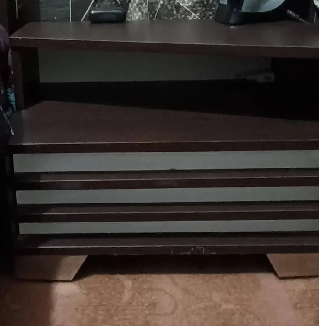 تخت دونفره بدون تشک با آینه و دراور وی جا کفشی|تخت و سرویس خواب|هشتگرد, فاز ۲ مهستان|دیوار