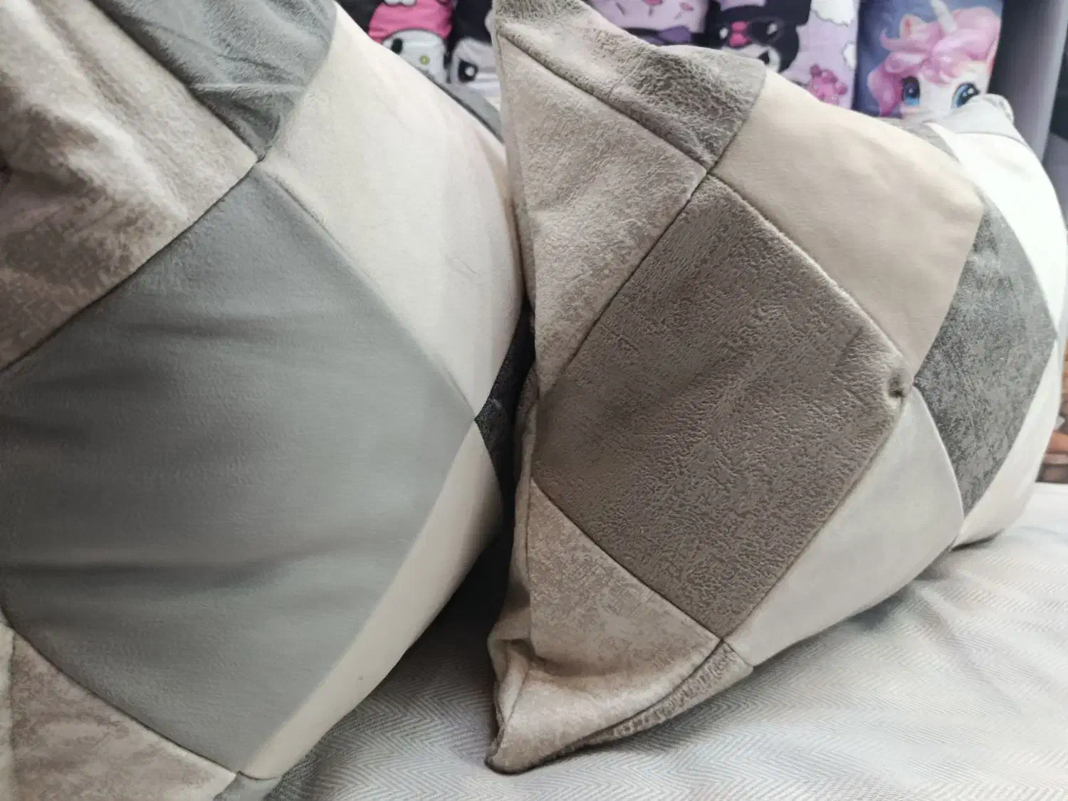 روبالشتی ۰۰۱|رختخواب، بالش، پتو|مشهد, عیدگاه|دیوار